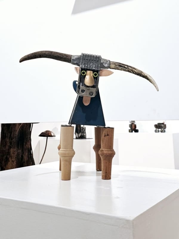 Wayne Morris, Little Bull
